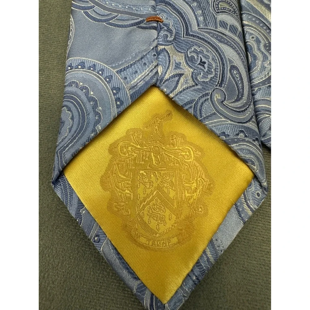 Donald J Trump Signature Collection Mens Blue Paisley Silk Tie Hand Made Classic
